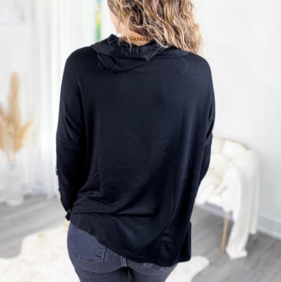 Nwt Boutique Brand lightweight camo long sleeve with hood - Picture 5 of 5